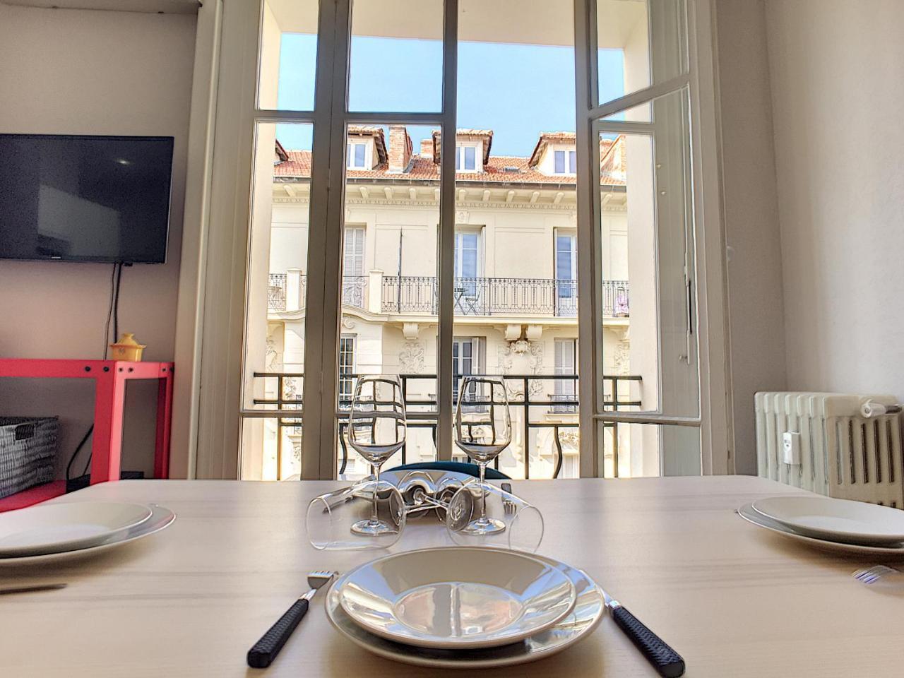 Nestor&jeeves - Lilas Buffa - - Close Sea - Floor Nizza
